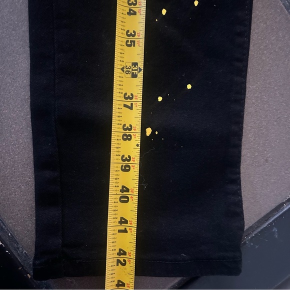 ROMWE Men’s Black Jeans with Yellow Splatter - Picture 4 of 13